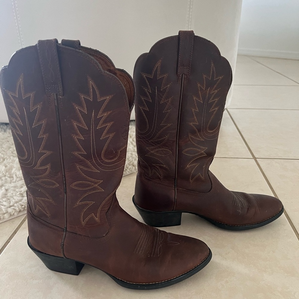 Ariat Women’s Heritage Distressed Brown Western Cowgirl Boots